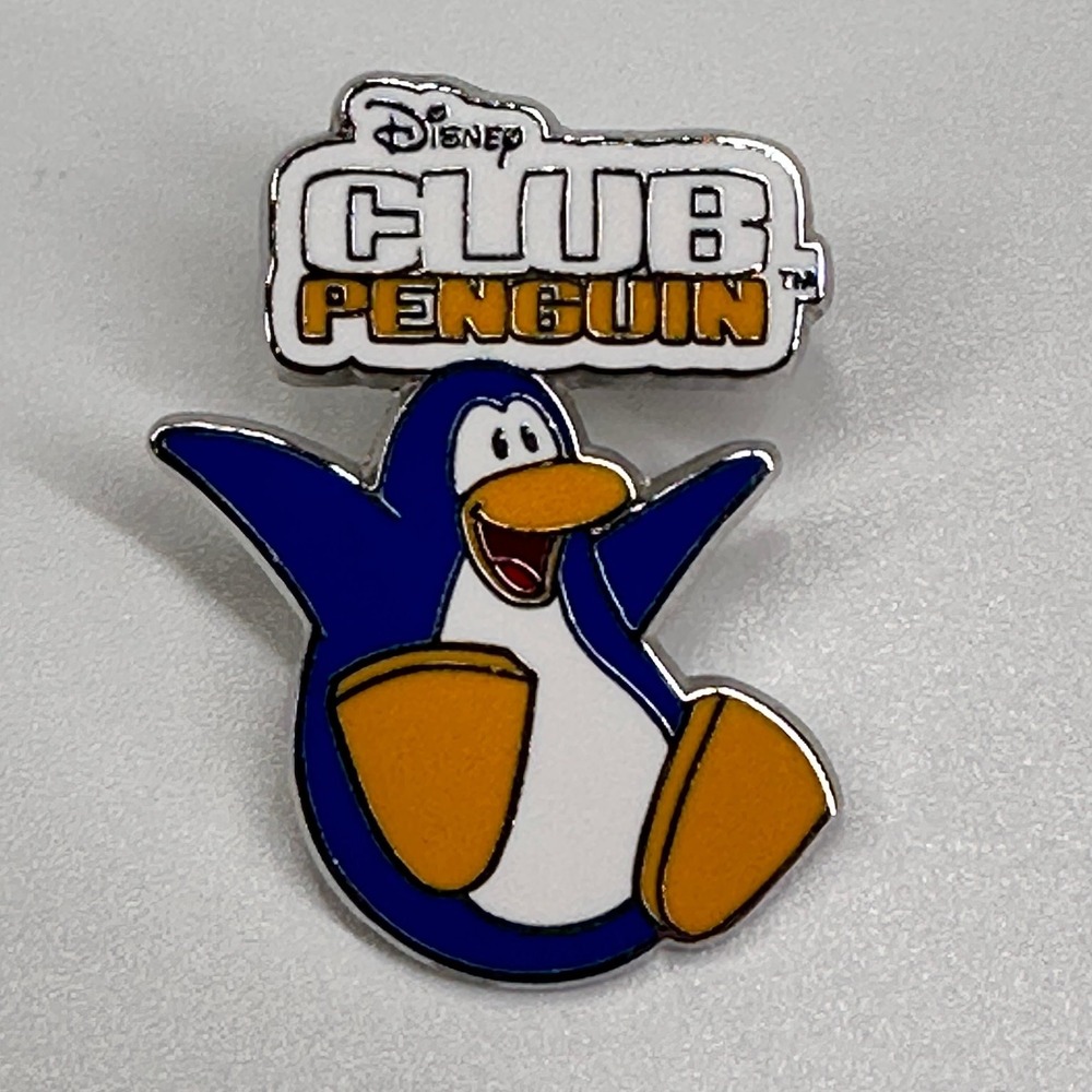 Disney Club Penguin Pin 2010 Exclusive Mystery Series Promo Retired NEW Off Card
